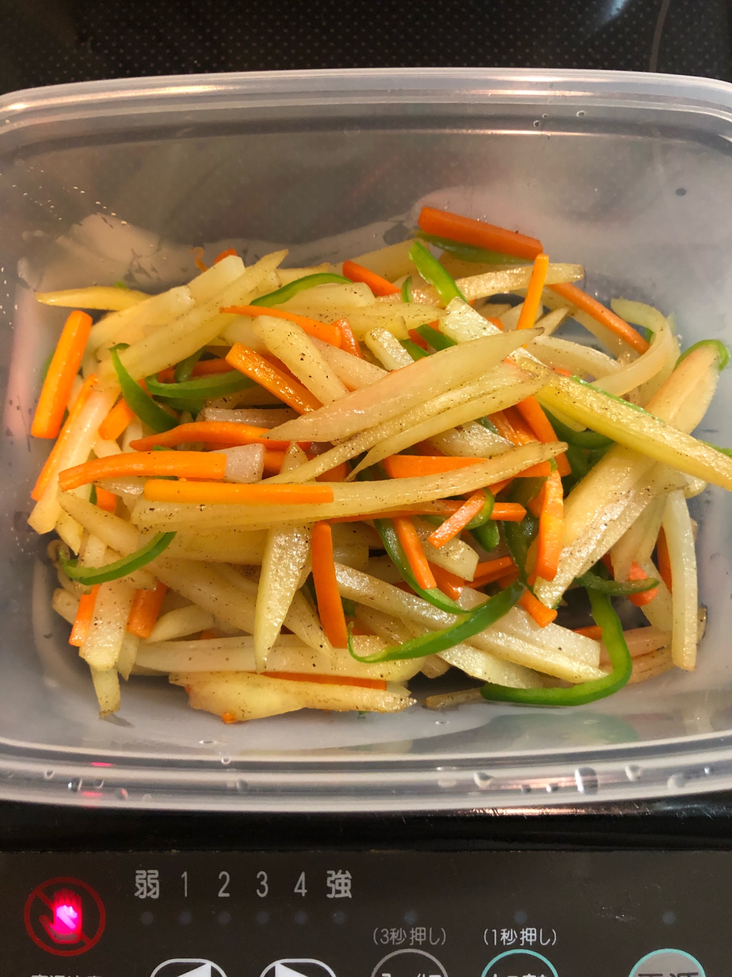 簡単 余った野菜でじゃがいも炒め レシピ 作り方 By 大学生のぽむ 楽天レシピ