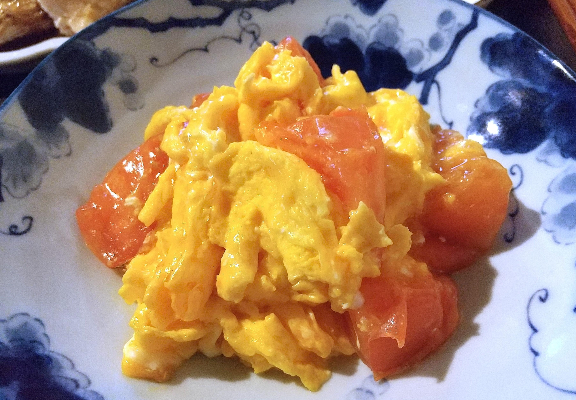 トマトと卵のスイートチリソース炒め