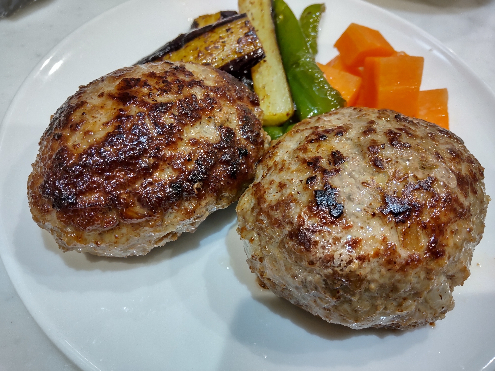 我が家の基本のハンバーグ