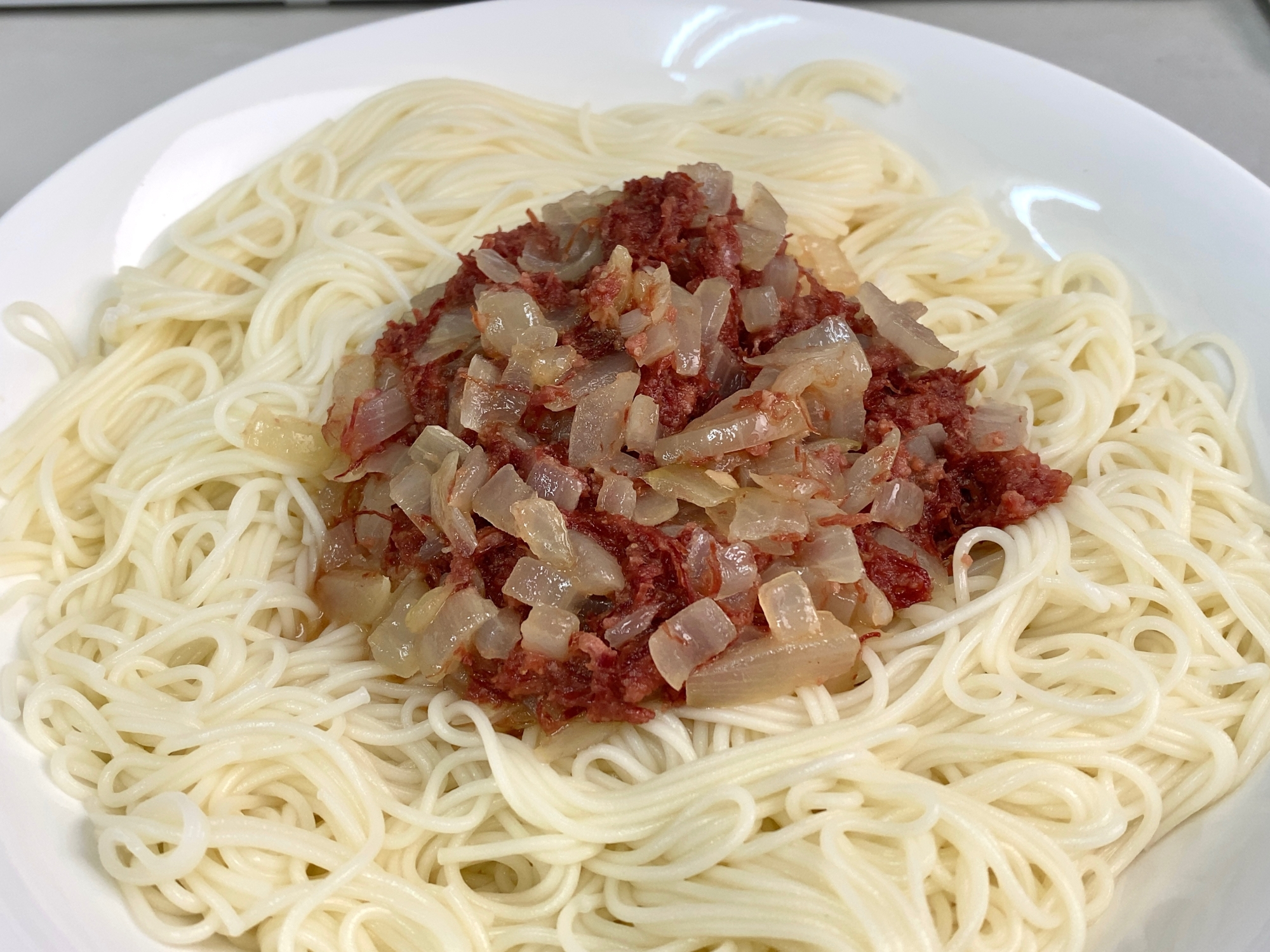 【レンジで簡単】コンビーフのバター炒めそうめん