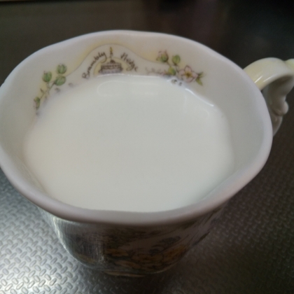 おはようございます
紅茶のなかでアールグレイが一番好きです
広島風お好み焼きの店で出てきた飲み物がアールグレイでした
その日からアールグレイファンになりました