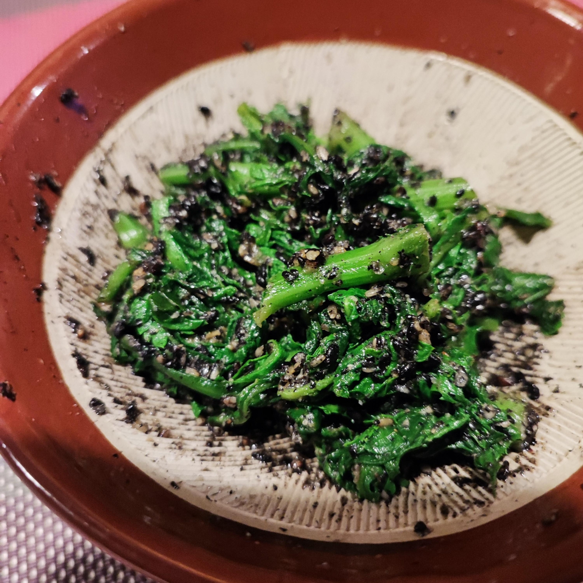 春菊の黒ごま和え