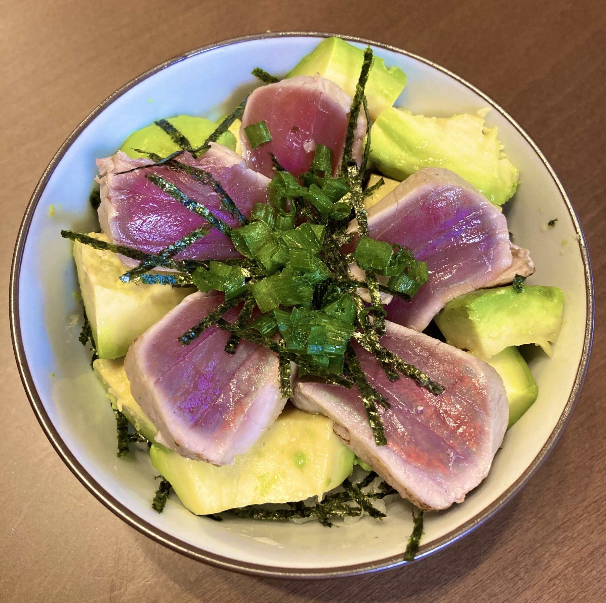 【男飯】炙りマグロのアボカド丼