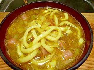 無水鍋で作るソーセージのカレーうどん