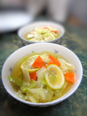 かぼすの酸っぱい野菜スープ