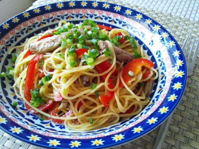 炒めネギが食欲を掻き立てる☆さんまの和風パスタ