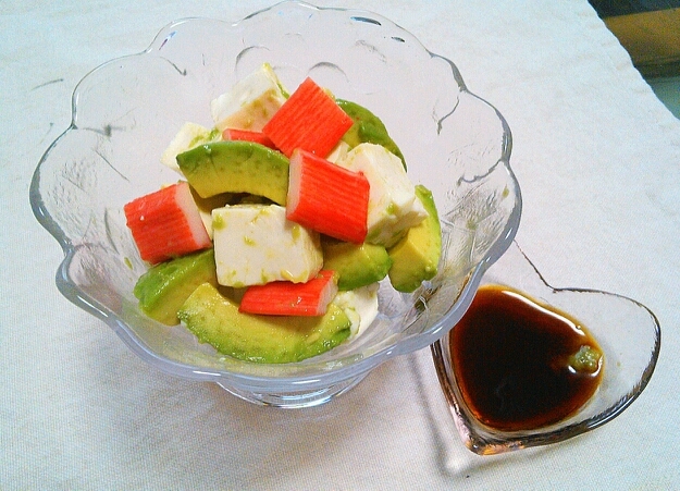 簡単おつまみ！アボカド豆腐カニカマわさび醤油がけ♡