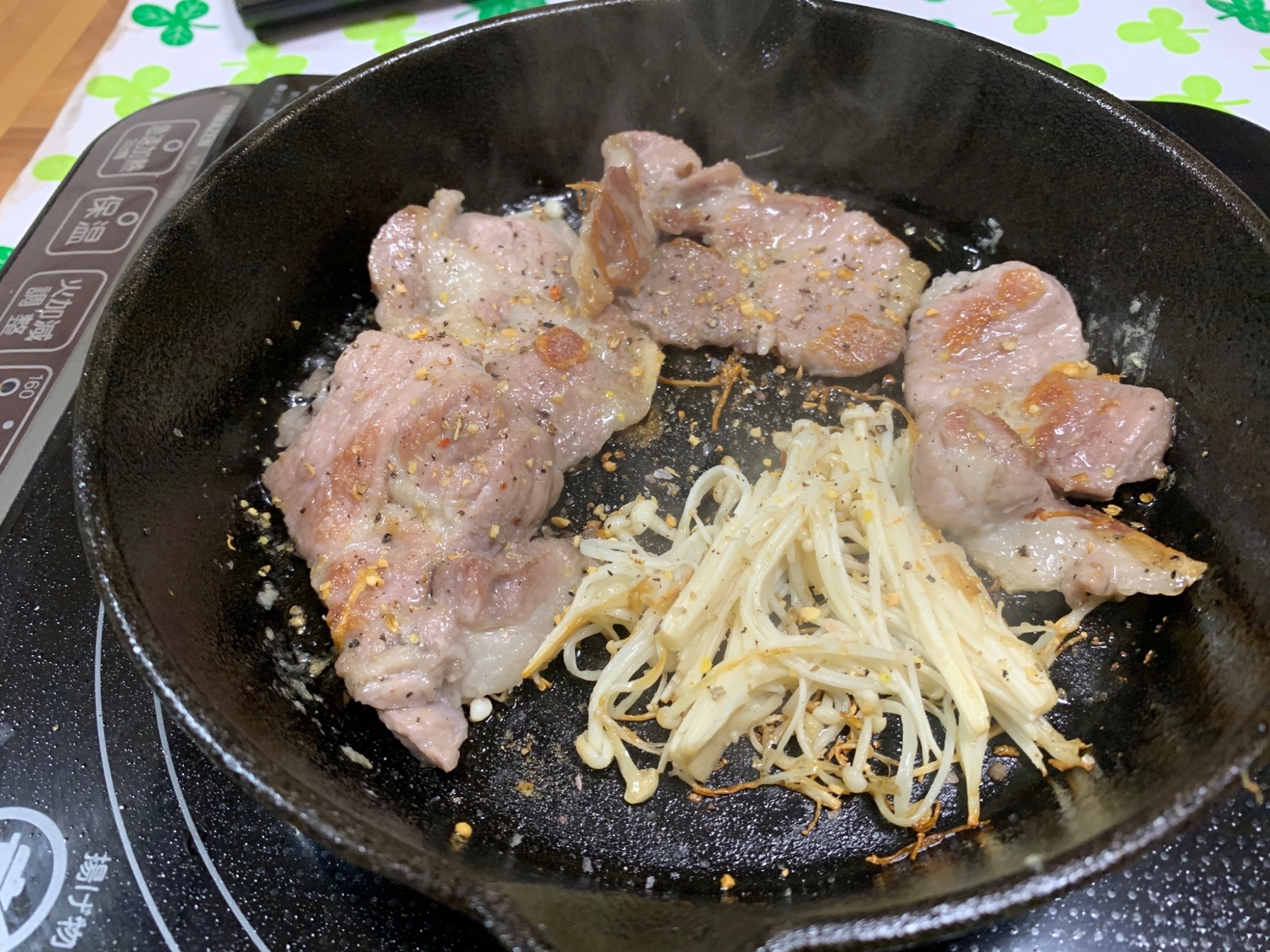 豚肩ロースのスキレット焼肉