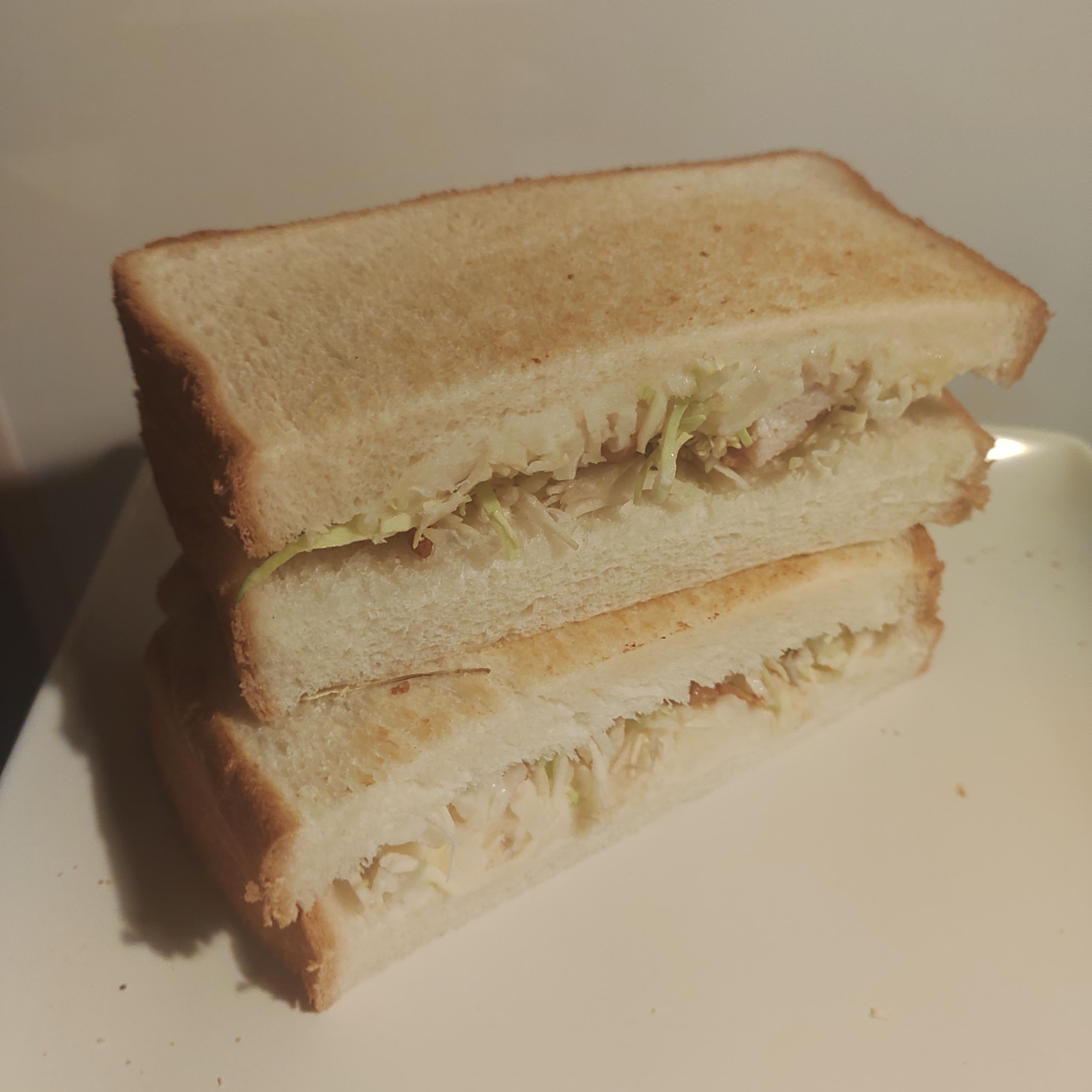 じゃがいも、キャベツ、タンドリーチキンホットサンド