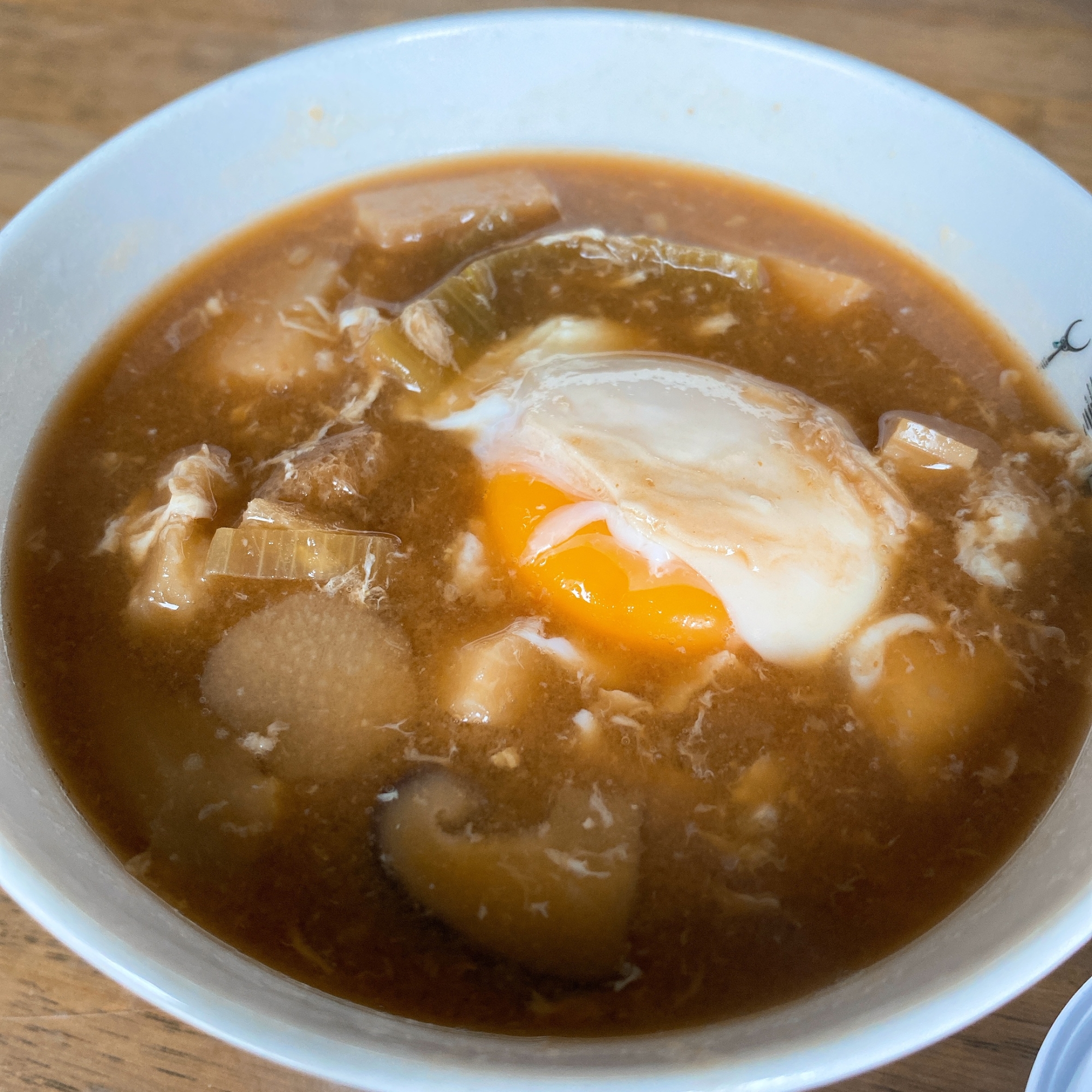 余った味噌汁の落とし卵