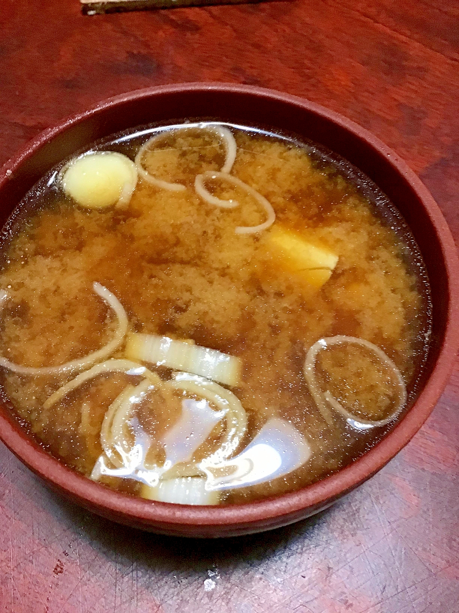 鱧の湯引きの残り汁で、豆腐の味噌汁。
