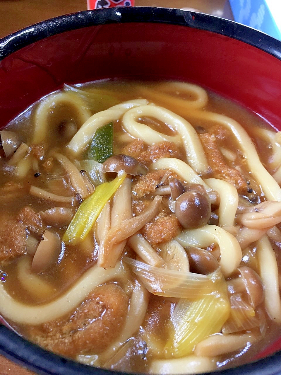 残った稲荷寿司の揚げでカレーうどん