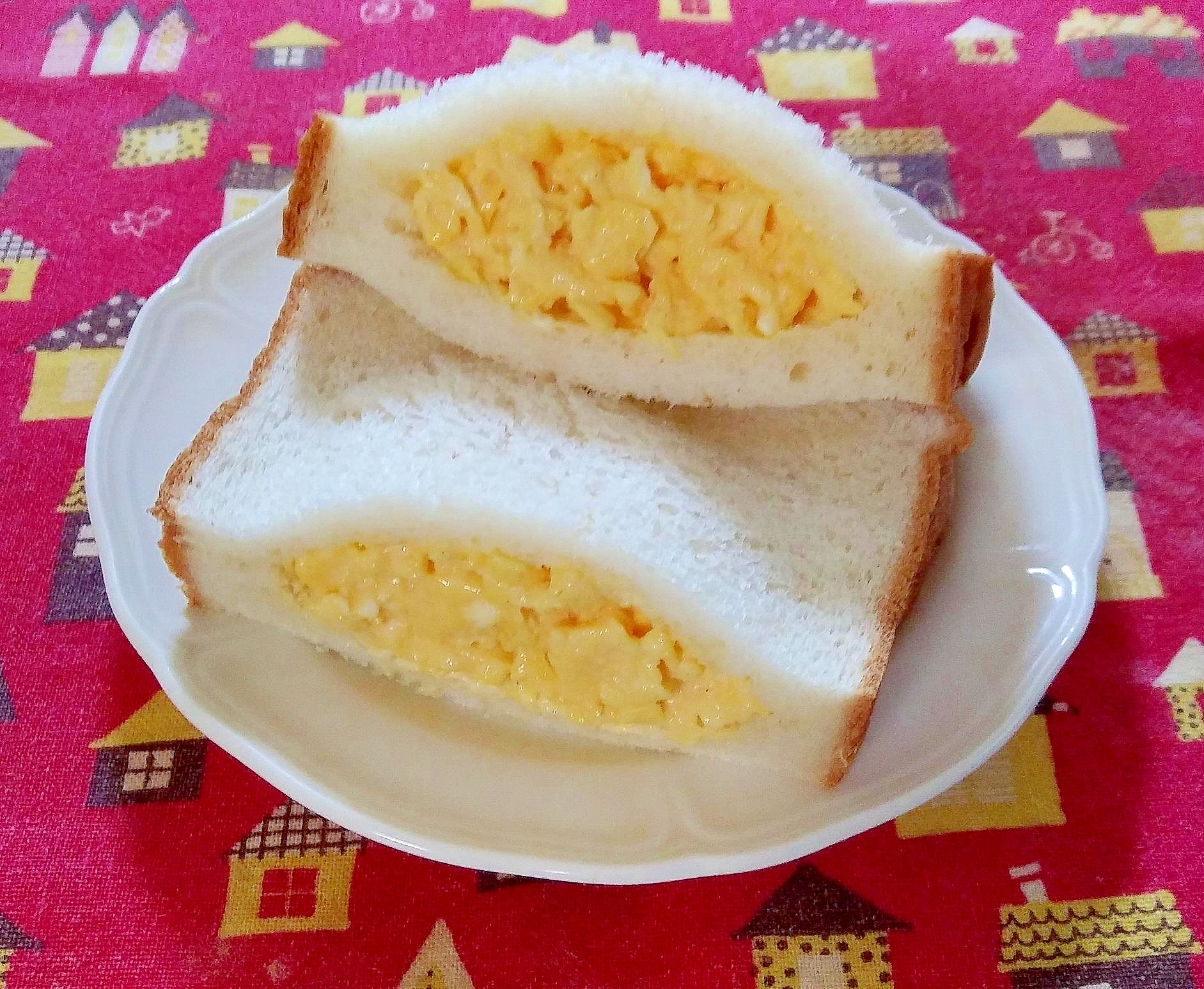 マヨスクランブルエッグサンドイッチ