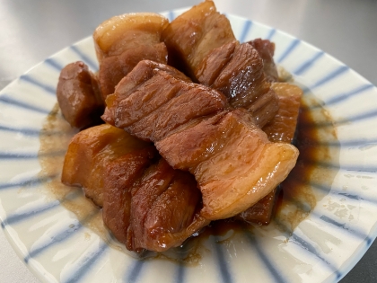 基本の和食・ほろほろ豚の角煮。