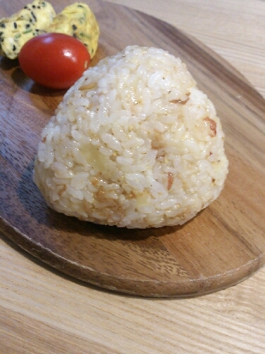 夜食やお弁当ごはんに おかかチーズの混ぜおにぎり レシピ 作り方 By すぴかか 楽天レシピ