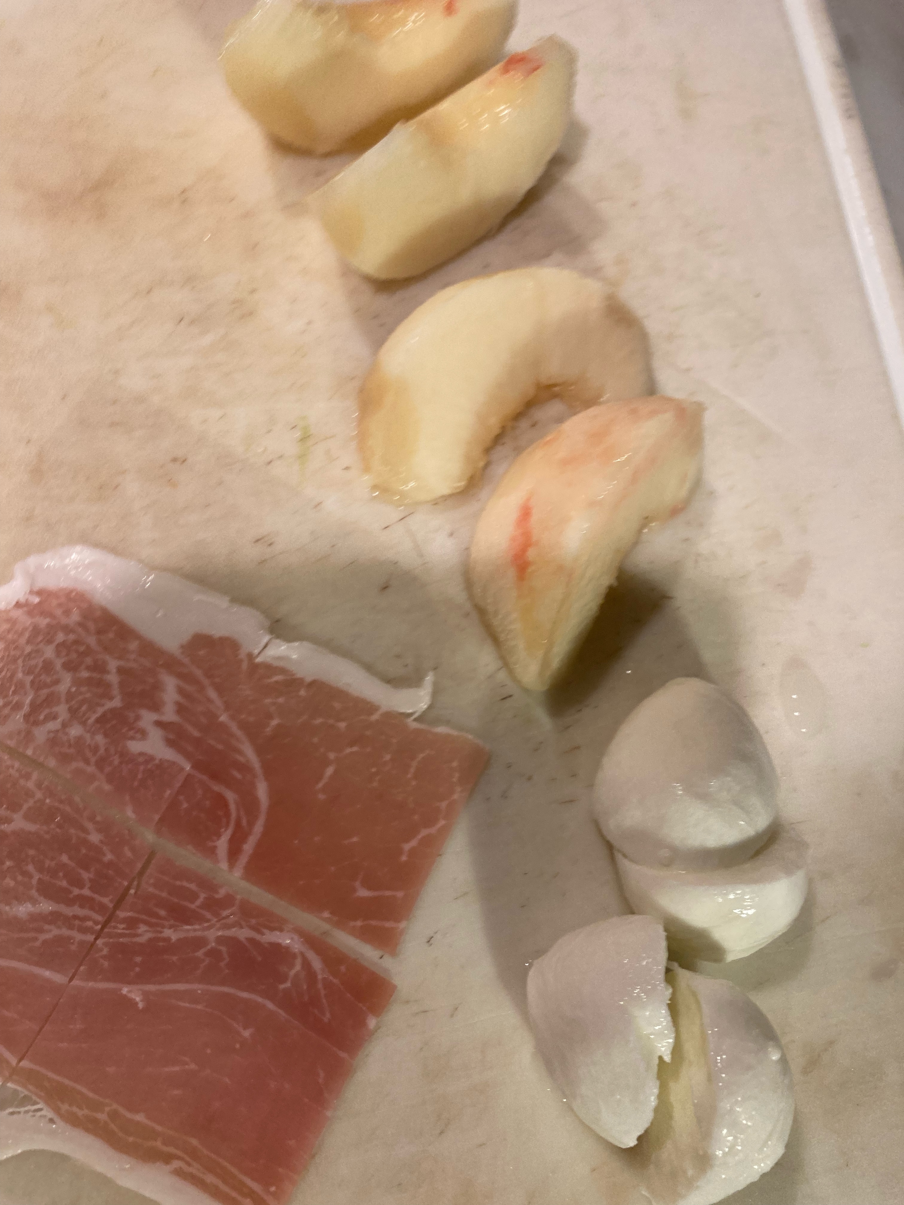 桃と生ハムのカプレーゼ仕立て レシピ 作り方 By ホソピーのお家ごはん 楽天レシピ