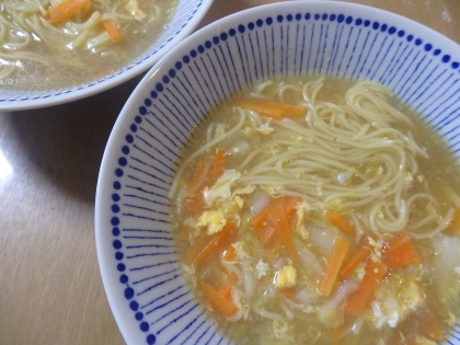 おいしかったです♪
ラーメンに卵はおとし卵派なんですが、卵をとくのもたまにはいいですね(^^)