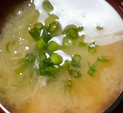 えのき、たまねぎ、小ねぎのお味噌汁