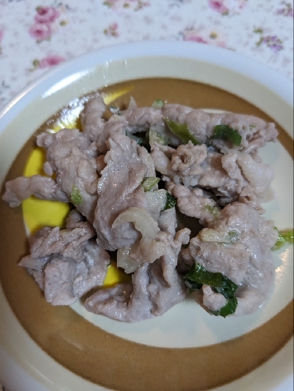 漬け込みで簡単大満足！豚肉のネギ塩炒め