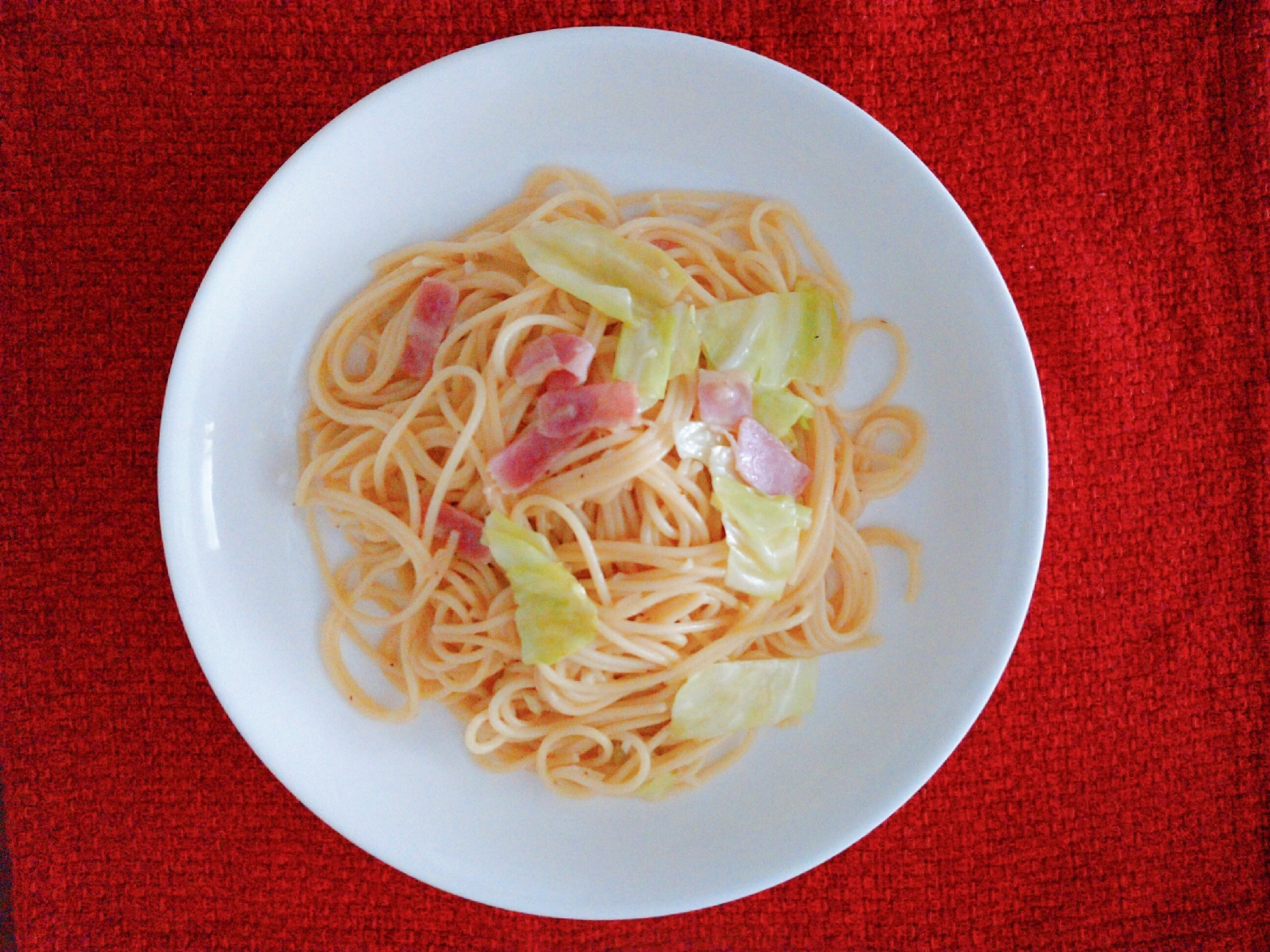 キャベツとベーコンのガーリックバター醤油パスタ