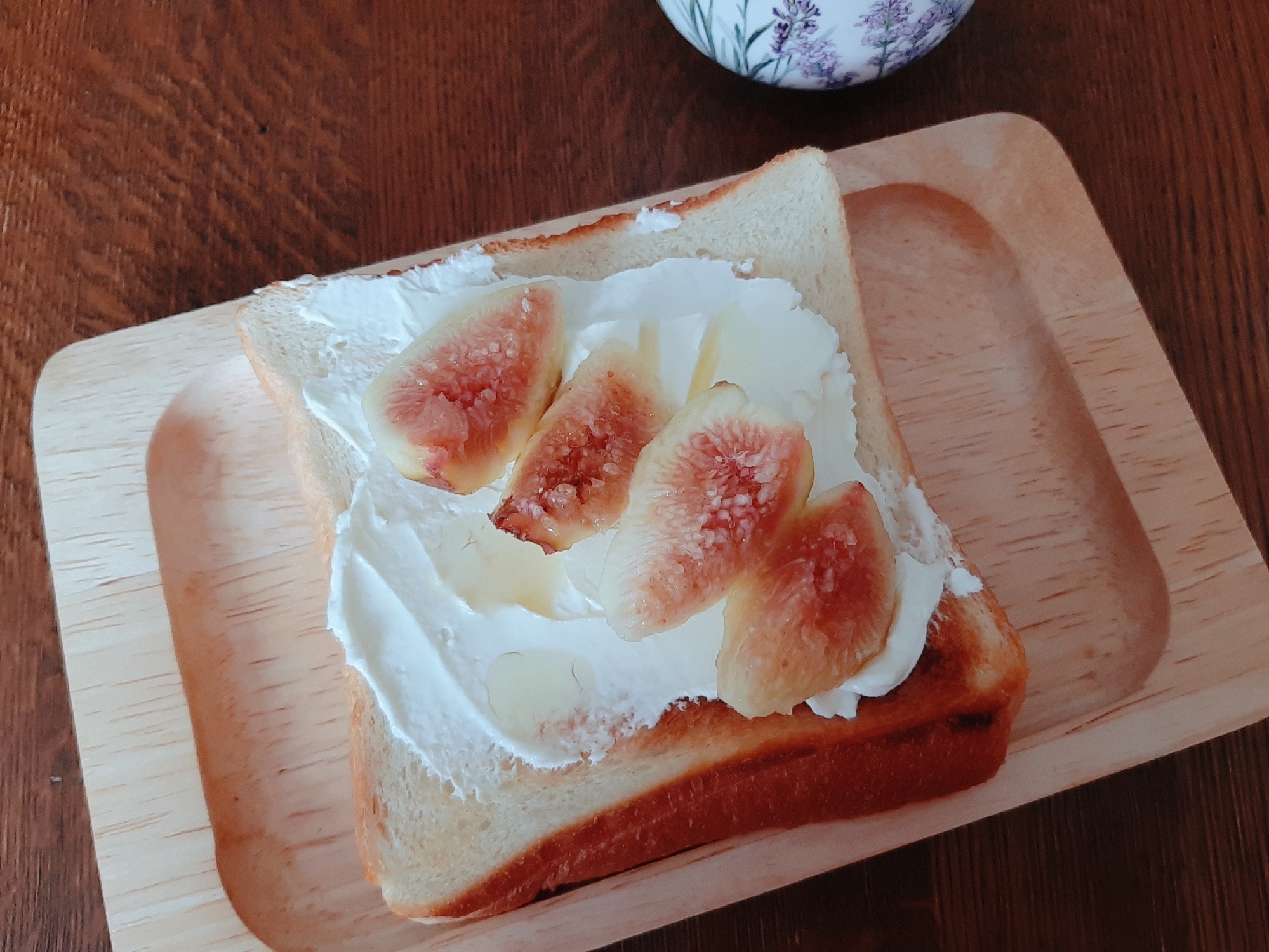 いちじくクリチ♡トースト