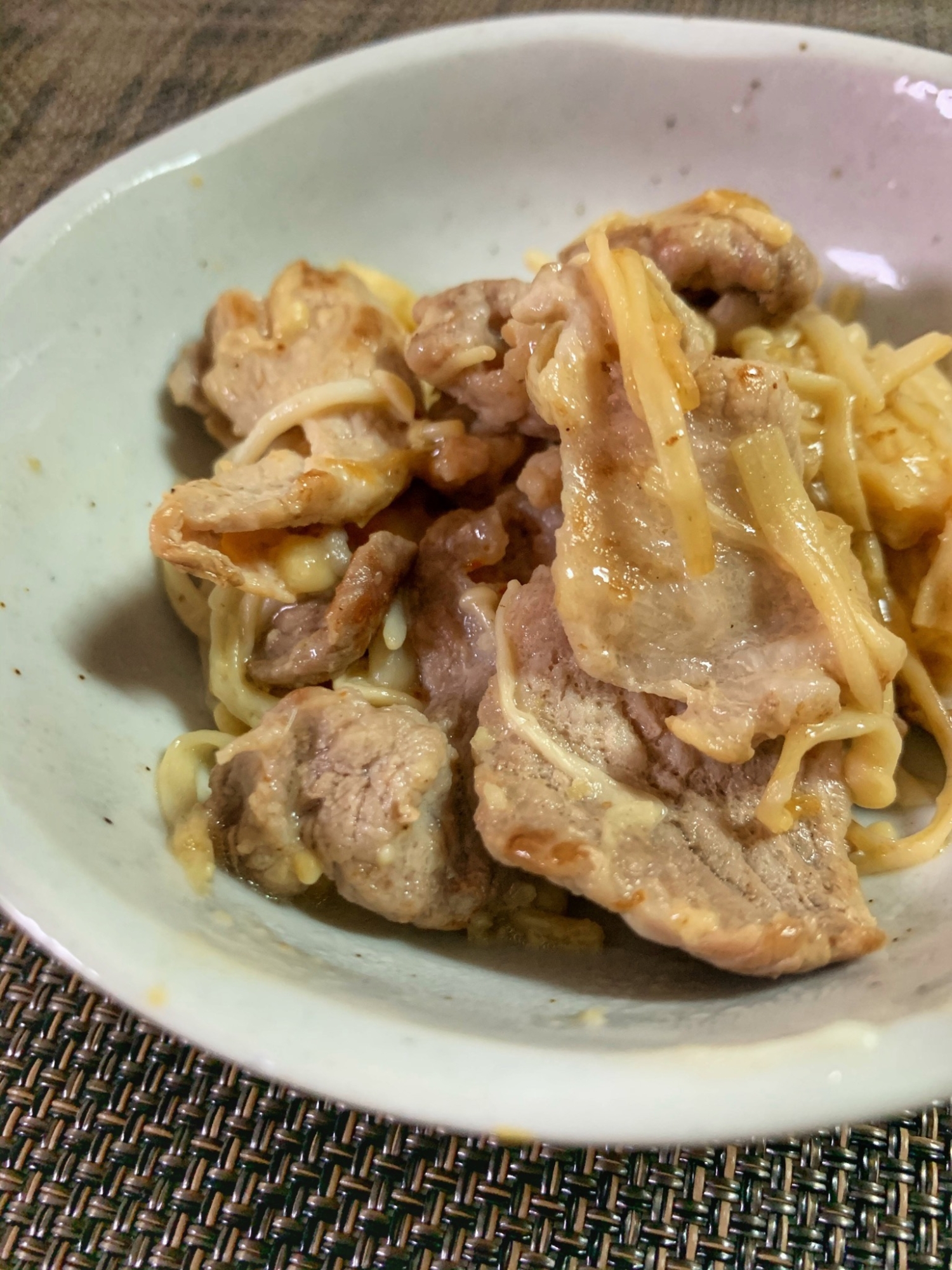 超簡単♫えのきと豚バラ肉のマヨ生姜焼き