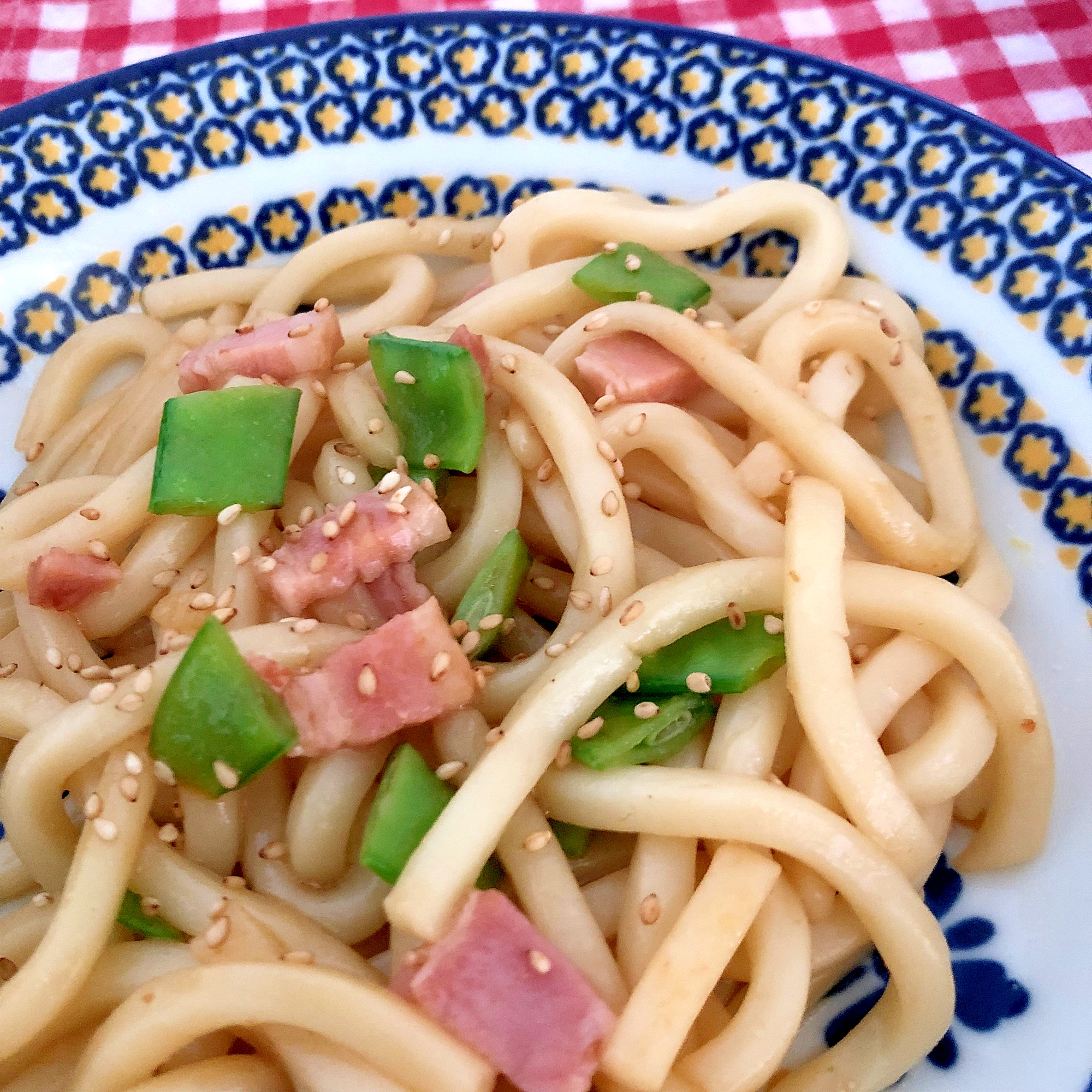 ベーコンとさやえんどうの焼きうどん★