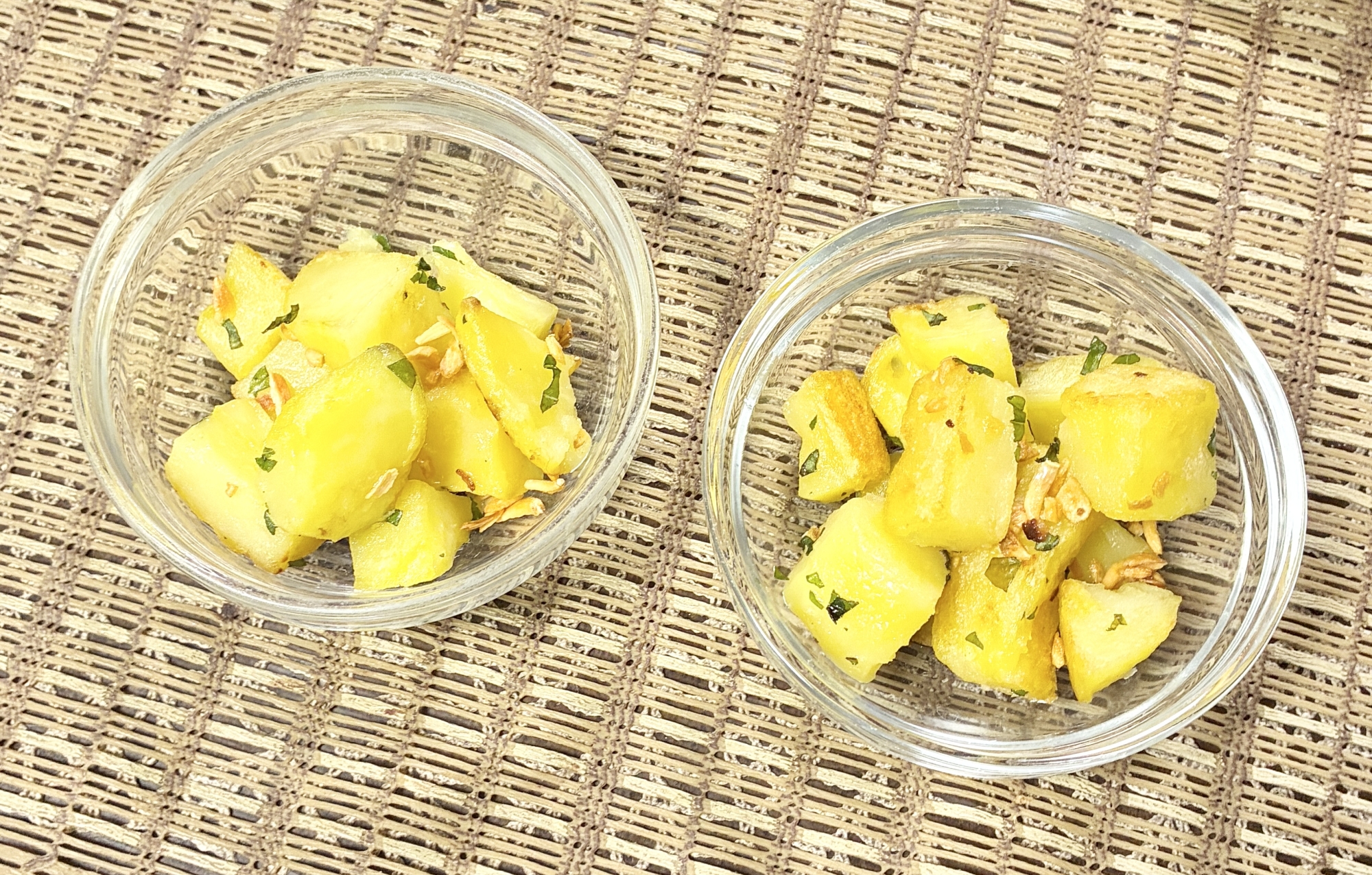 簡単☆バジルとにんにく入りじゃがいも炒め