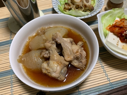 圧力鍋で簡単！手羽元と小玉葱のくたっと煮