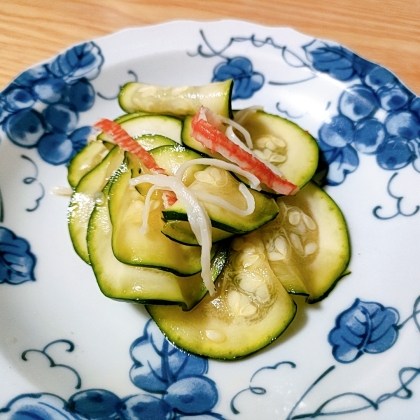 むにゅっと食感♡ズッキーニとカニカマのポン酢サラダ