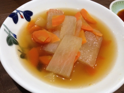 簡単♪小松菜と大根と人参の中華スープ煮