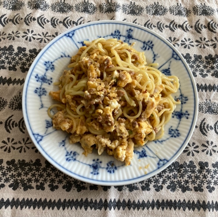 大豆ミートと炒り卵のソース焼きそば