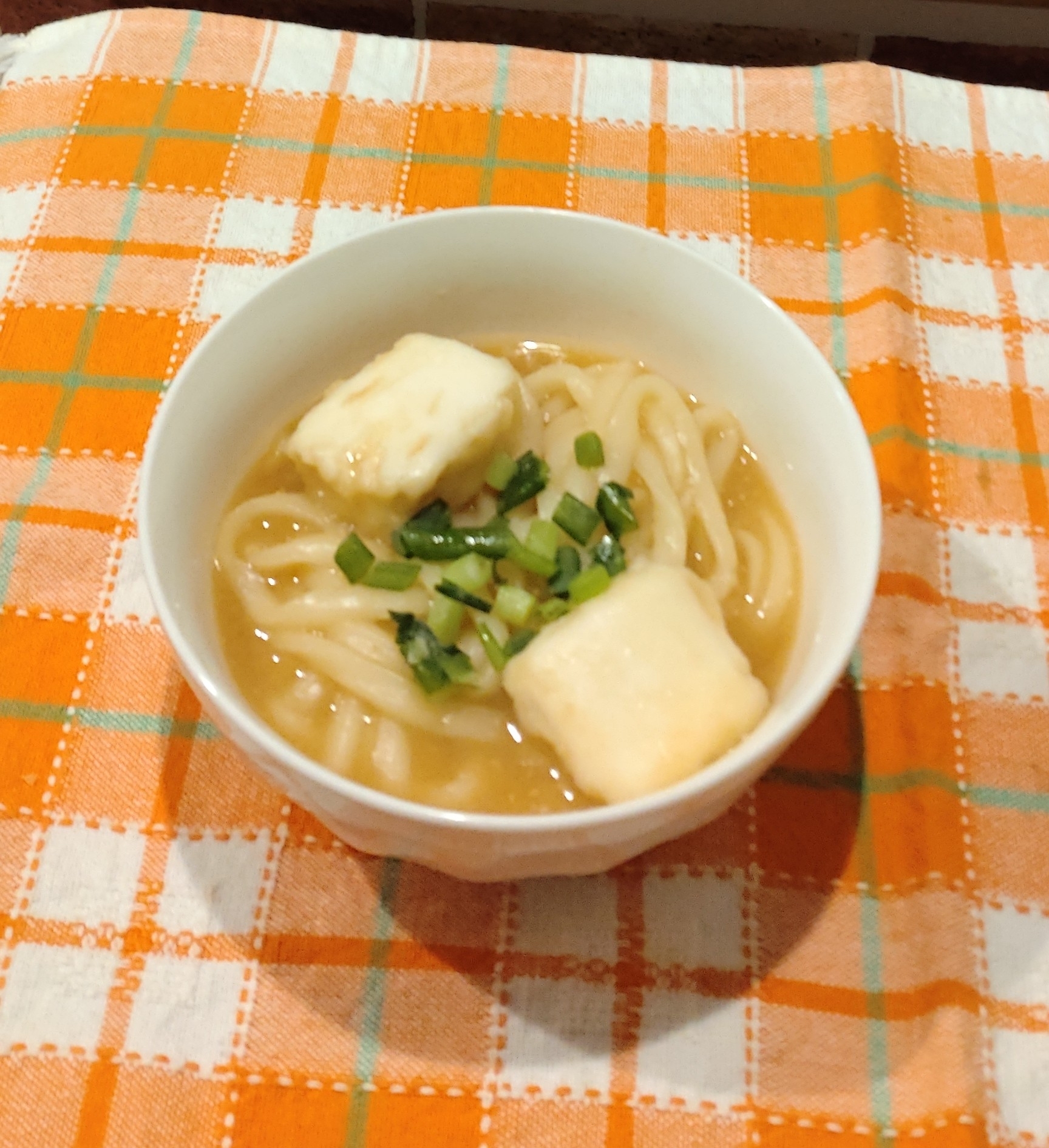 はんぺん入り柔らか味噌煮込みうどん