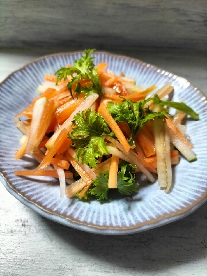 ピリッと☆わさび菜と大根とにんじん☆