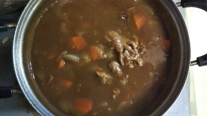 カレー作りました♪うちは甘口派と辛口派がいるので毎回2種類作ってます。ご馳走さまでした！