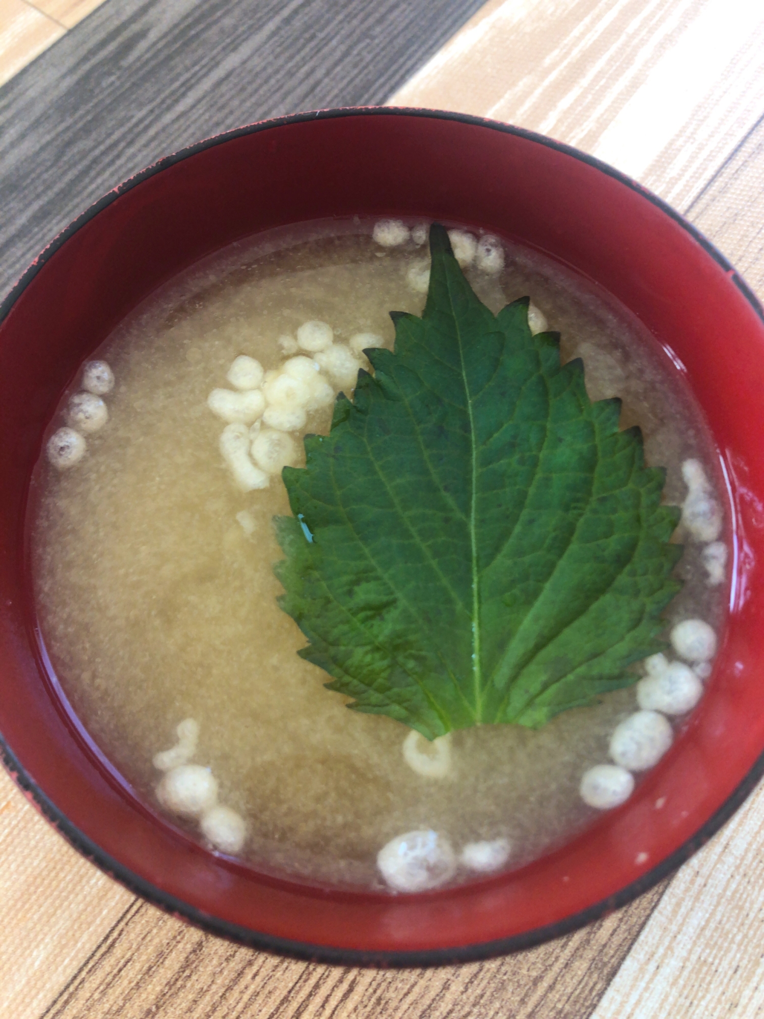 天かすと大葉の味噌汁