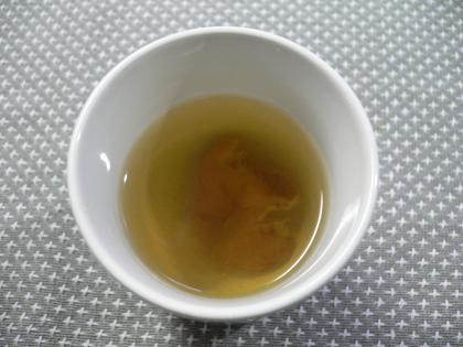 玄米茶の芳ばしさと梅の酸味が合いますね～さっぱりして美味しかったです♪お酒の酔いが抜けない朝（俗に言う二日酔い～笑）にも良さそうです(oゝ艸･)ご馳走様でした☆