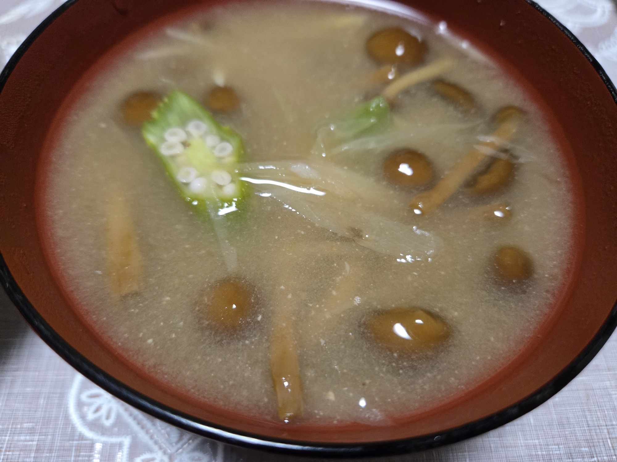 なめことオクラとみょうがのお味噌汁