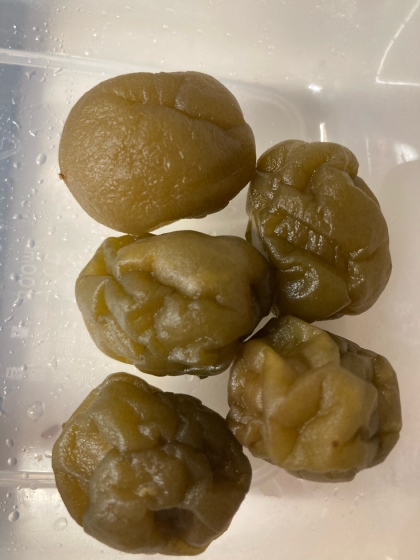 お茶受けおやつに甘いカリカリ梅・実離れもばっちり