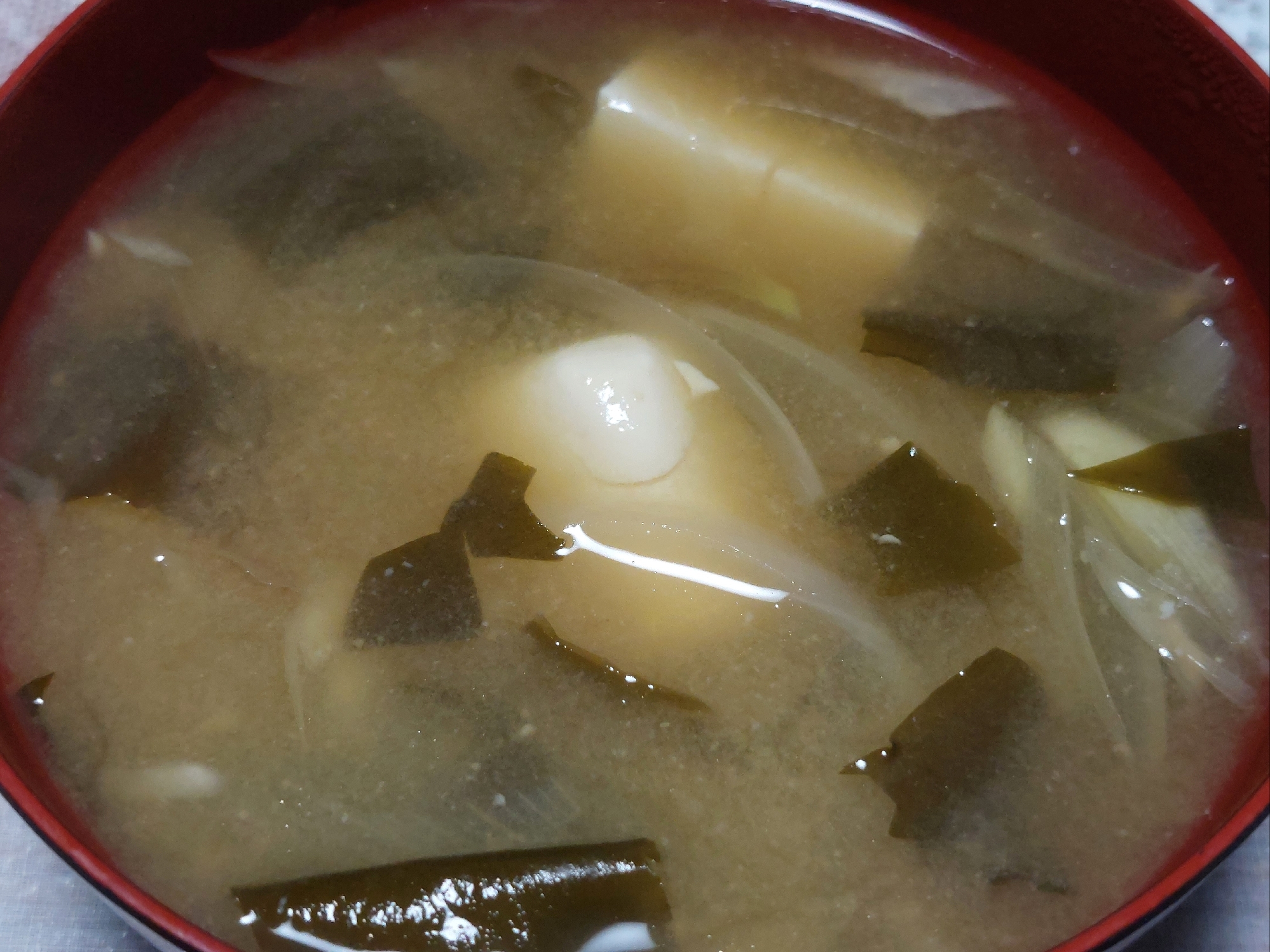 豆腐 玉ねぎ わかめ 亜麻仁油のお味噌汁