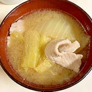 白菜と豚肉の味噌汁
