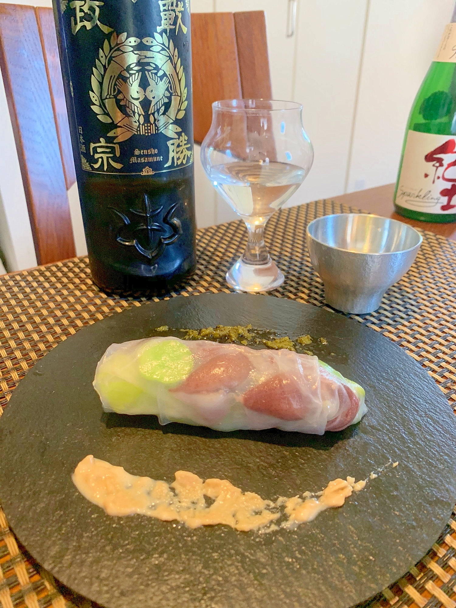 日本酒にワインに、ホタルイカの生春巻き