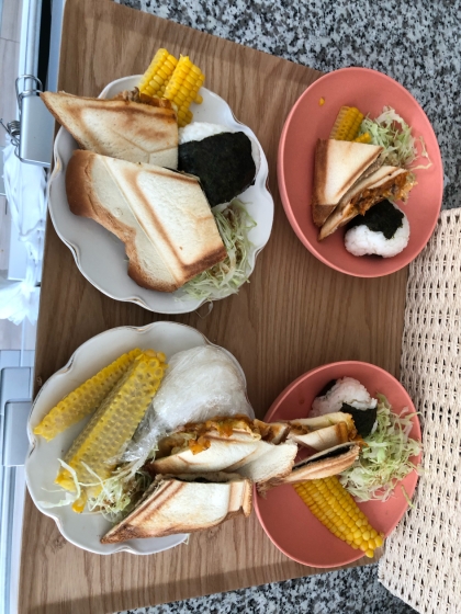 にんにく入りのソースで★愛するホットサンド