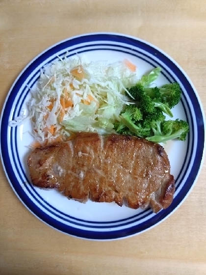 塩麹パウダーで　ポークソテー♬