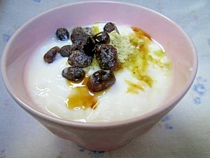 甘納豆と黒蜜きな粉のヨーグルト