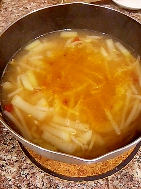 セロリと大根の三十雑穀コンソメパスタスープ