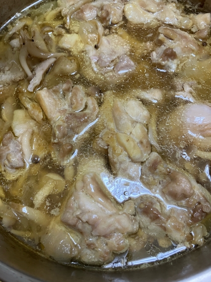 鶏もも・たまねぎ・しめじのビール煮