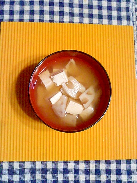 レンコンと豆腐の味噌汁♪