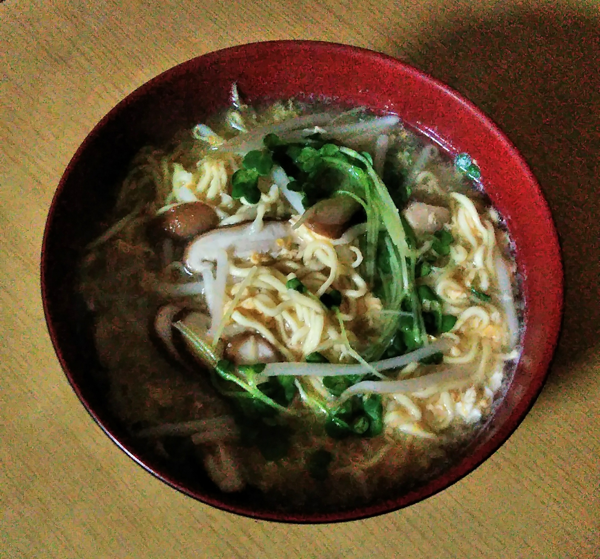 しいたけともやしとかいわれ大根のかき玉塩ラーメン