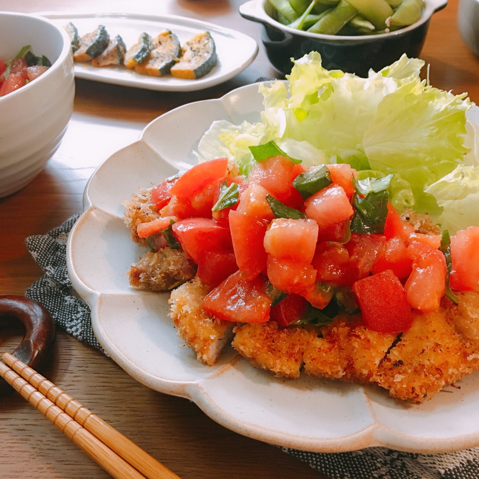 とんかつ〜トマトとバジルのケッカソース〜